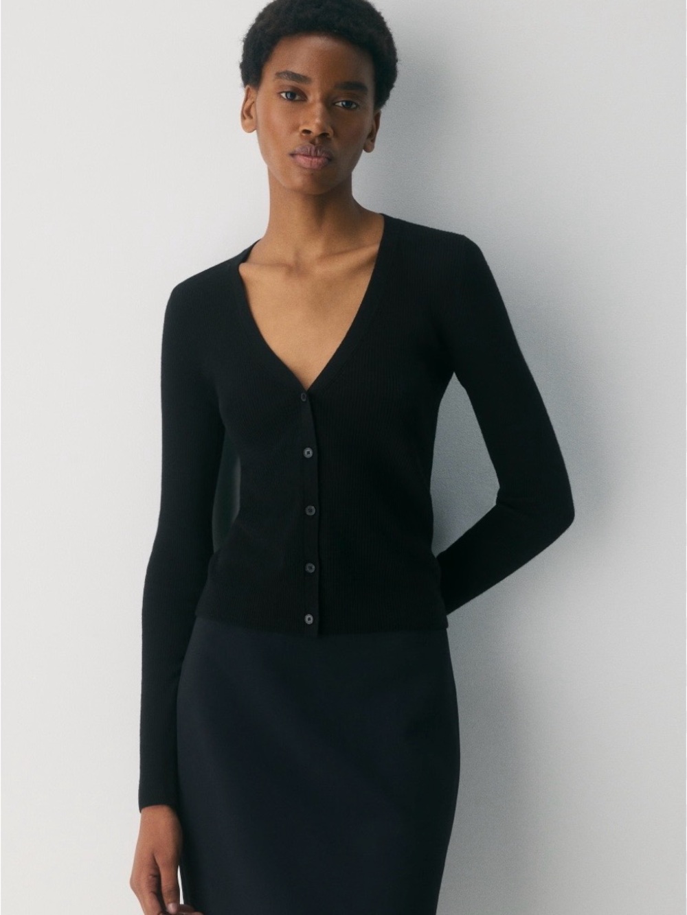 Aritzia Fine Merino Wool Fieldstone Cardigan in black